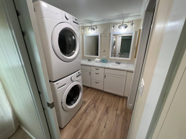 7512 Queens Way, Ellenton, Florida 34222, 2 Bedrooms Bedrooms, ,2 BathroomsBathrooms,55-Plus Mobile Home,For Sale,Queens Way,4363